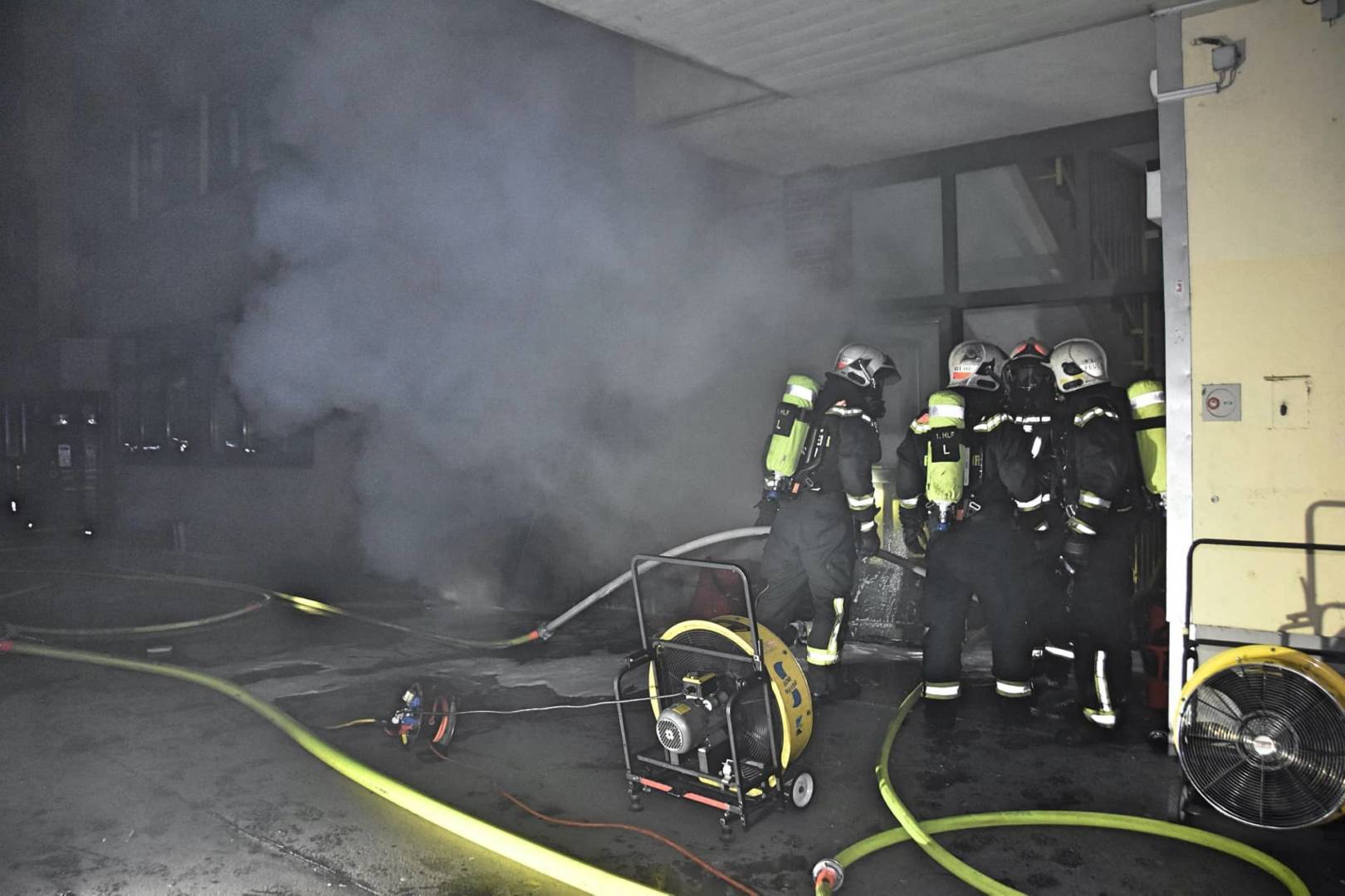 BF Wien: Kellerbrand in Wien-Leopoldstadt