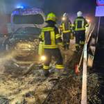 Verkehrsunfall mit 2 Fahrzeugen und vermutlich eingeklemmten Personen auf der L151