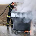 FF Krems: Müllbehälterbrand – Zivilcourage verhindert Schlimmeres