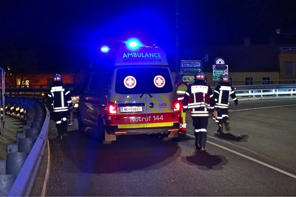 Bezirk Neunkirchen: Verkehrsunfall mit verletzter Person