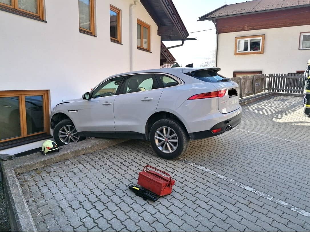 AFK Millstatt – Radenthein: Fahrzeugbergung Bad Kleinkirchheim