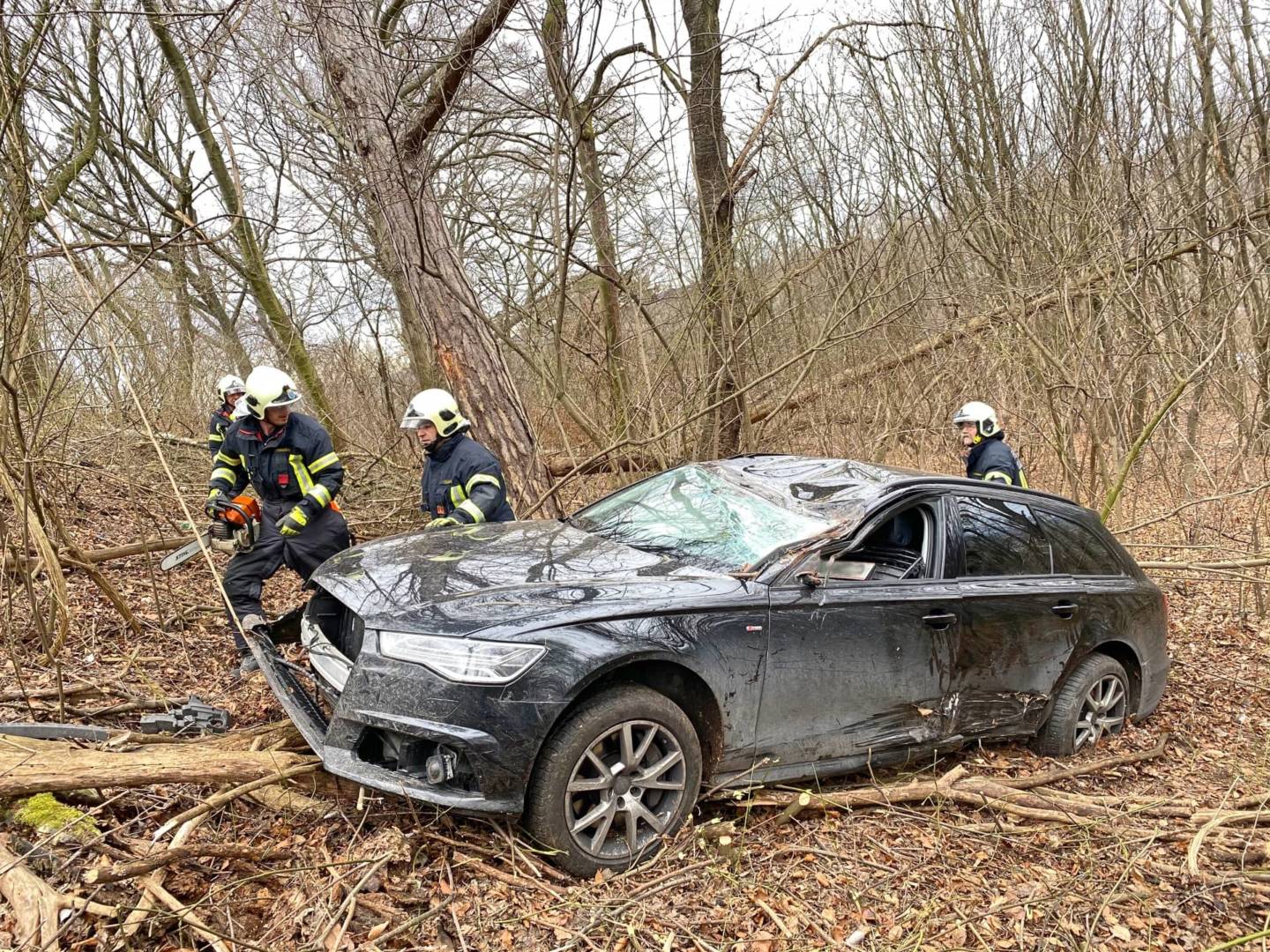FF Klosterneuburg: Fahrzeugbergung nach Verkehrsunfall