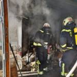 Brandeinsatz für Brunn und Gießhübl - Räucherofen setzt Hütte in Brand