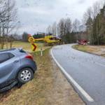 Rettung und Feuerwehr retten Schwerverunfallte aus demoliertem Fahrzeug
