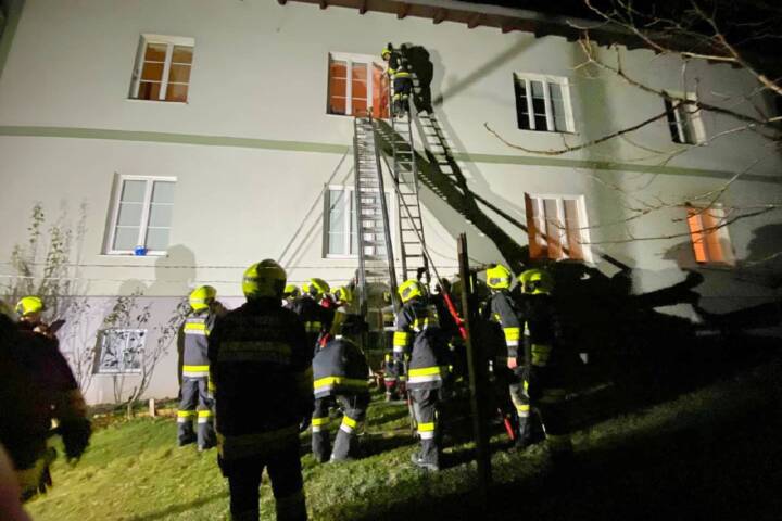 FF St. Veit an der Triesting: Türöffnung