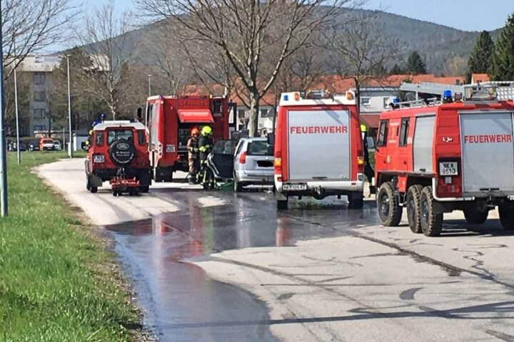 Fahrzeugbrand in Ternitz-Pottschach