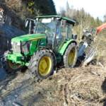 Fahrzeugbergung in Hinterberg - Bergung eines Traktorgespanns