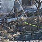 Brand einer Hecke und der angrenzenden Garage