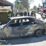 Brand einer Hecke und der angrenzenden Garage