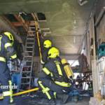 Brand einer Hecke und der angrenzenden Garage
