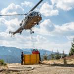 Erneute Löscharbeiten mit zwei Hubschrauber beim Waldbrand in der Hinterlainsach