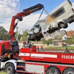 Zug erfasste Paketwagen