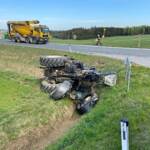 FF Schwarzenau: Verkehrsunfall zwischen LKW und Traktor