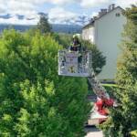 HFW Villach: Rettungsaktion der Feuerwehr mittels Drehleiter