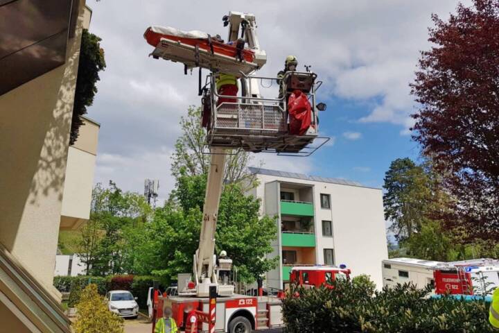 FF Klosterneuburg: Menschenrettung über Teleskopmastbühne