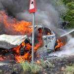 Fahrzeugbrand nach Frontalzusammenstoß