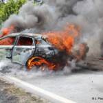 Fahrzeugbrand nach Frontalzusammenstoß