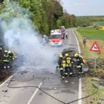 Fahrzeugbrand nach Frontalzusammenstoß