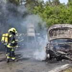Fahrzeugbrand nach Frontalzusammenstoß