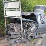 Fahrzeugbrand nach Frontalzusammenstoß