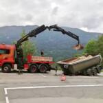 LKW verlor vollbeladenen Auflieger