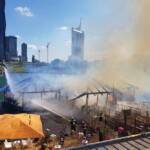 Spektakulärer Löscheinsatz für Feuerwehr auf der Donauinsel