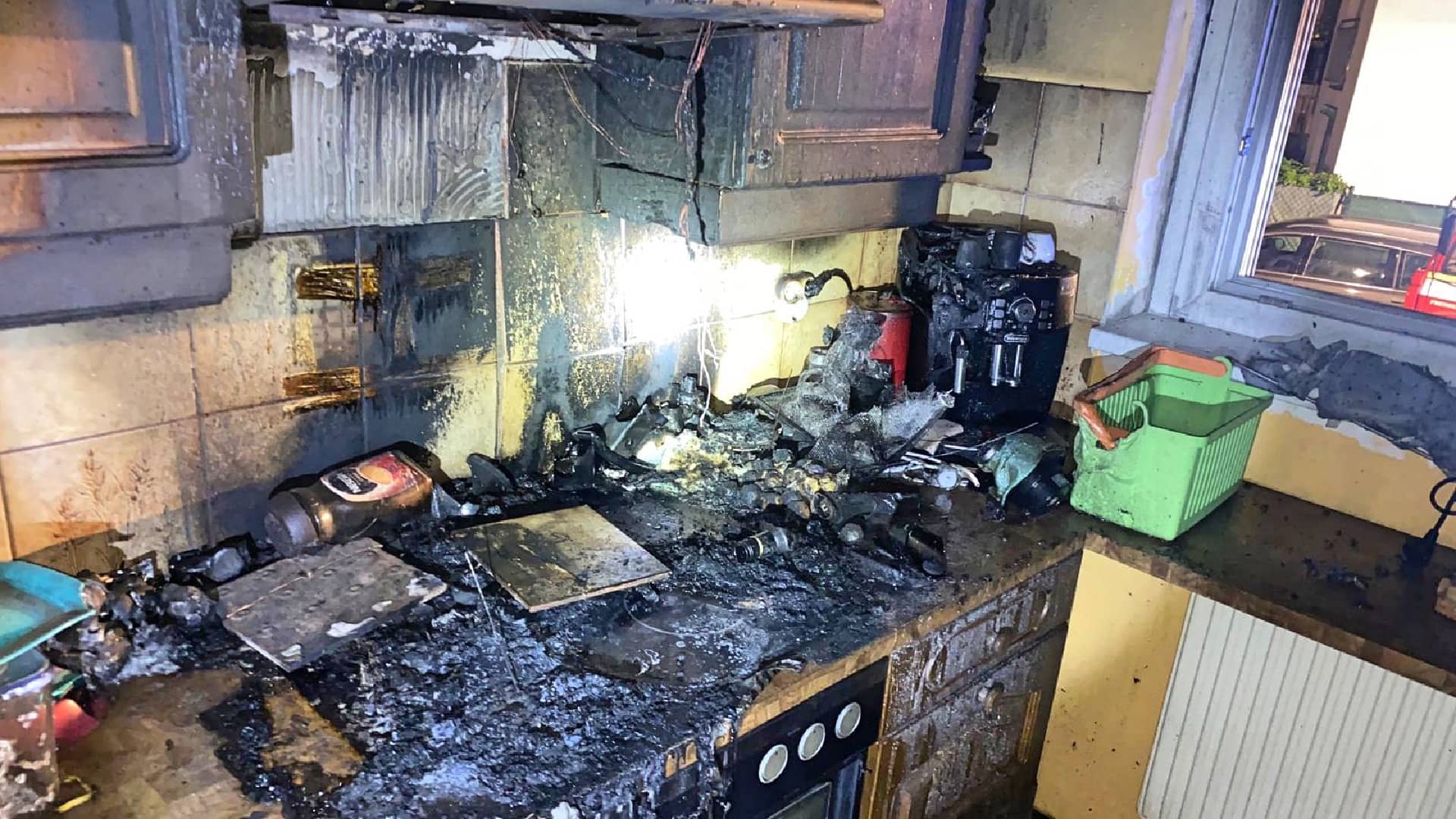 FF Brunn am Gebirge: Küchenbrand in Mehrparteienhaus