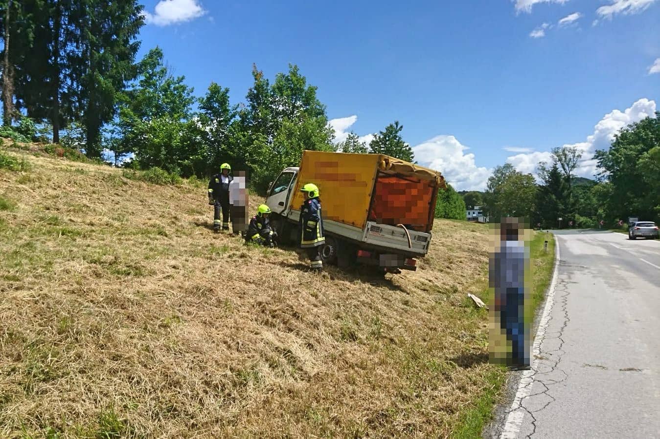 FF Krumbach: Klein-LKW Bergung in Krumbach