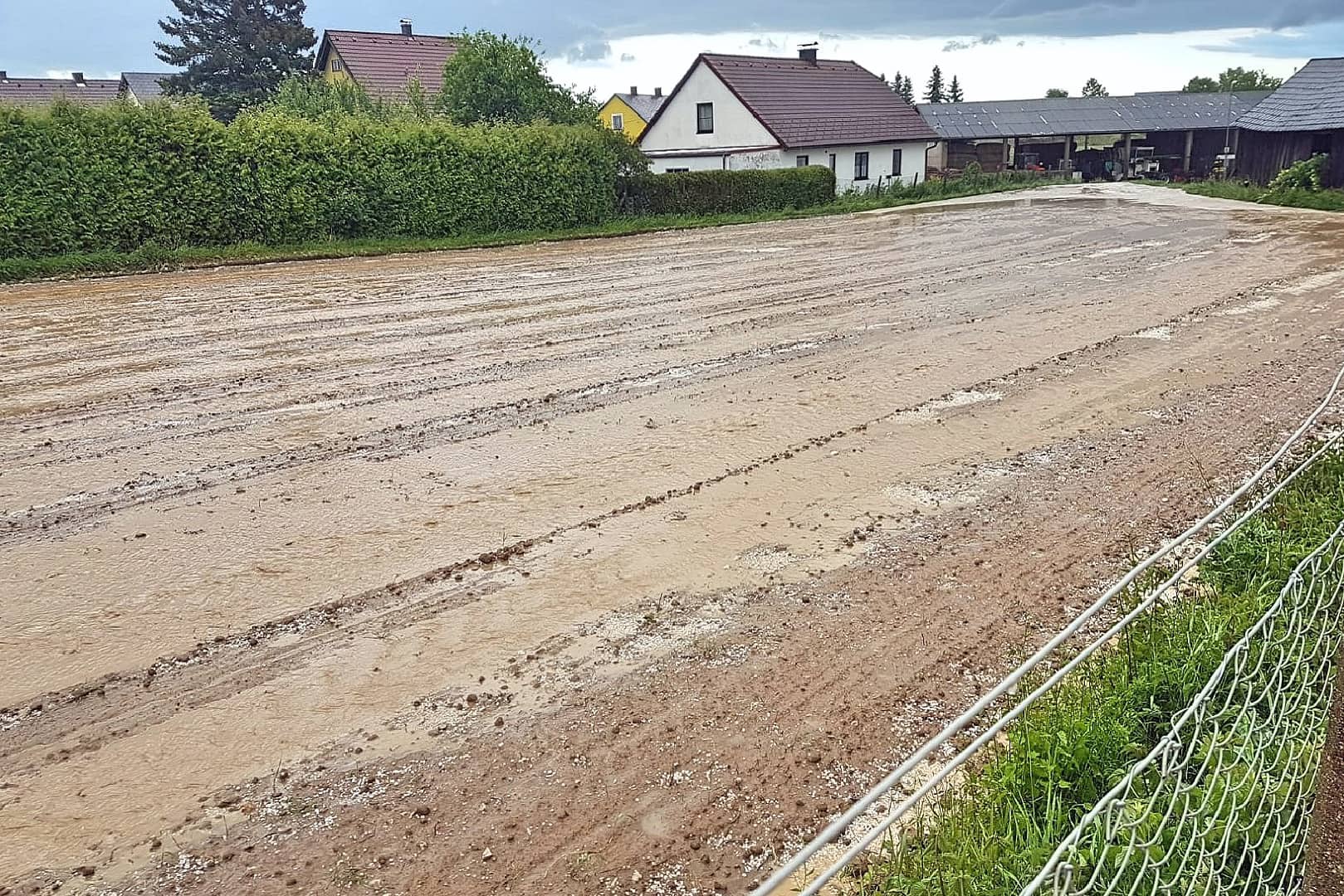 BFK Waidhofen/Thaya: Mehrere Einsätze nach Hagelunwetter