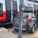 PKW kollidiert im Ortsgebiet mit Zug
