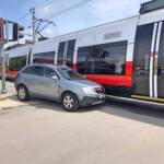 PKW kollidiert im Ortsgebiet mit Zug