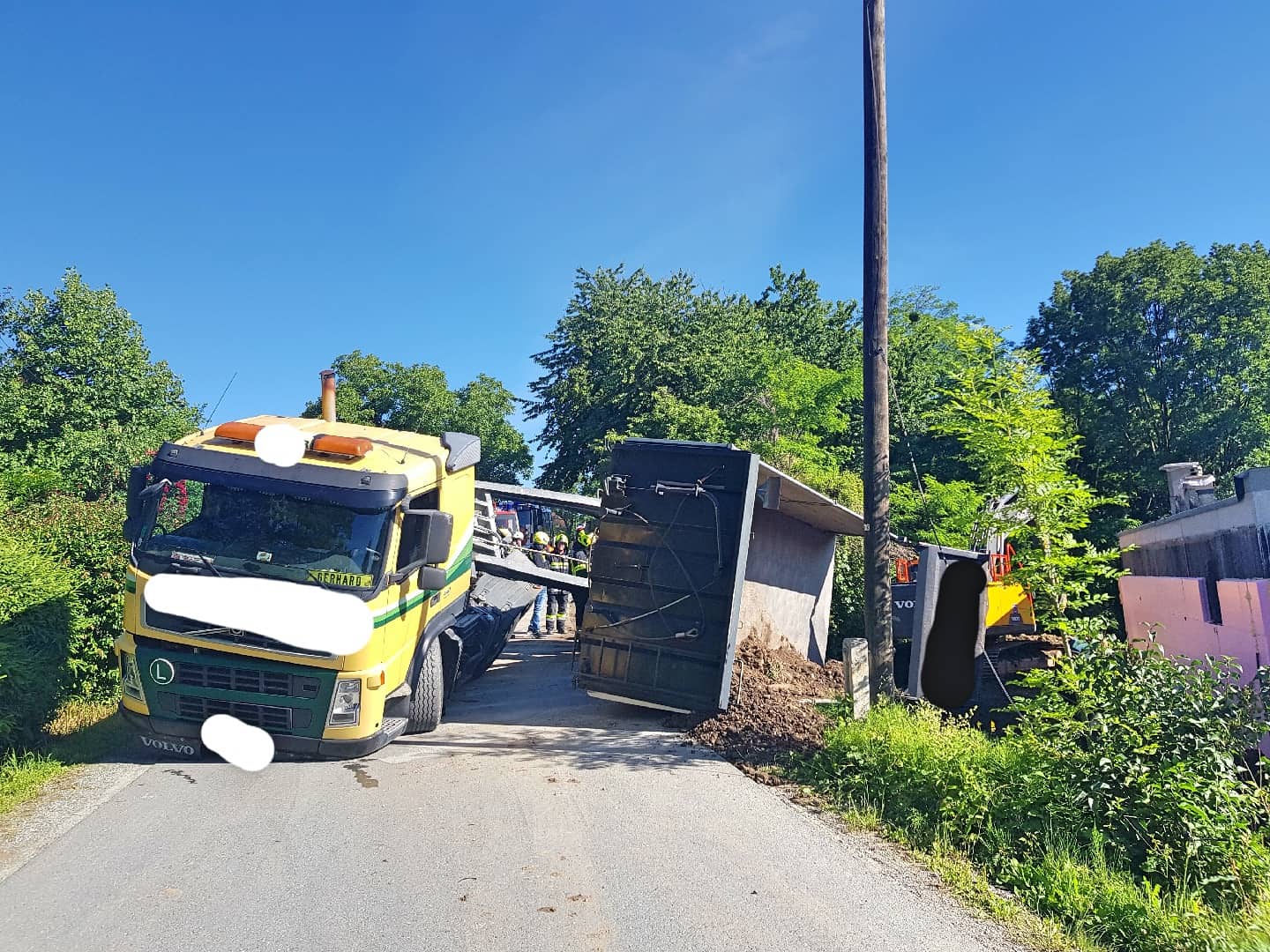 BFKDO Jennersdorf: LKW Bergung bei Deutsch Kaltenbrunn