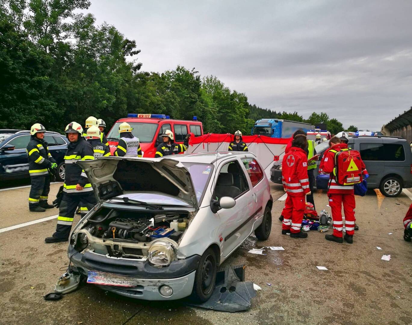 BFV Weiz: Schwerer Verkehrsunfall auf der A2 Südautobahn
