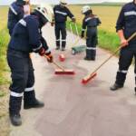 Beseitigung einer Ölspur auf der B19