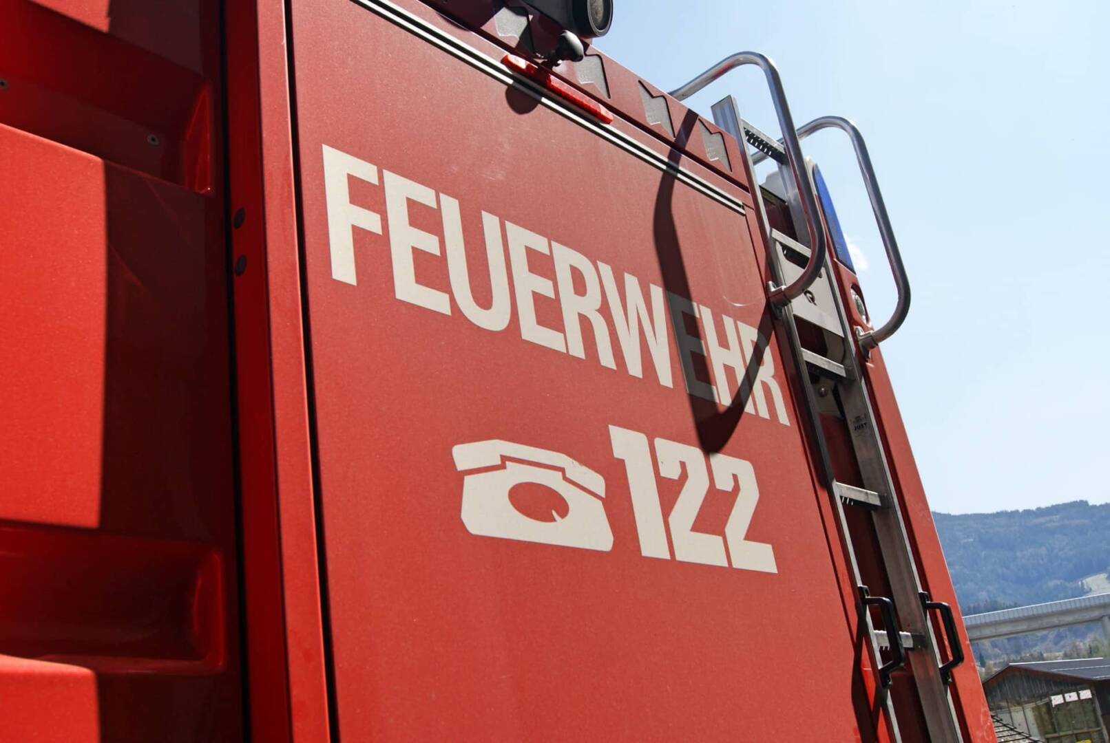 FF Gmünd: Rauchentwicklung in Mehrparteienhaus