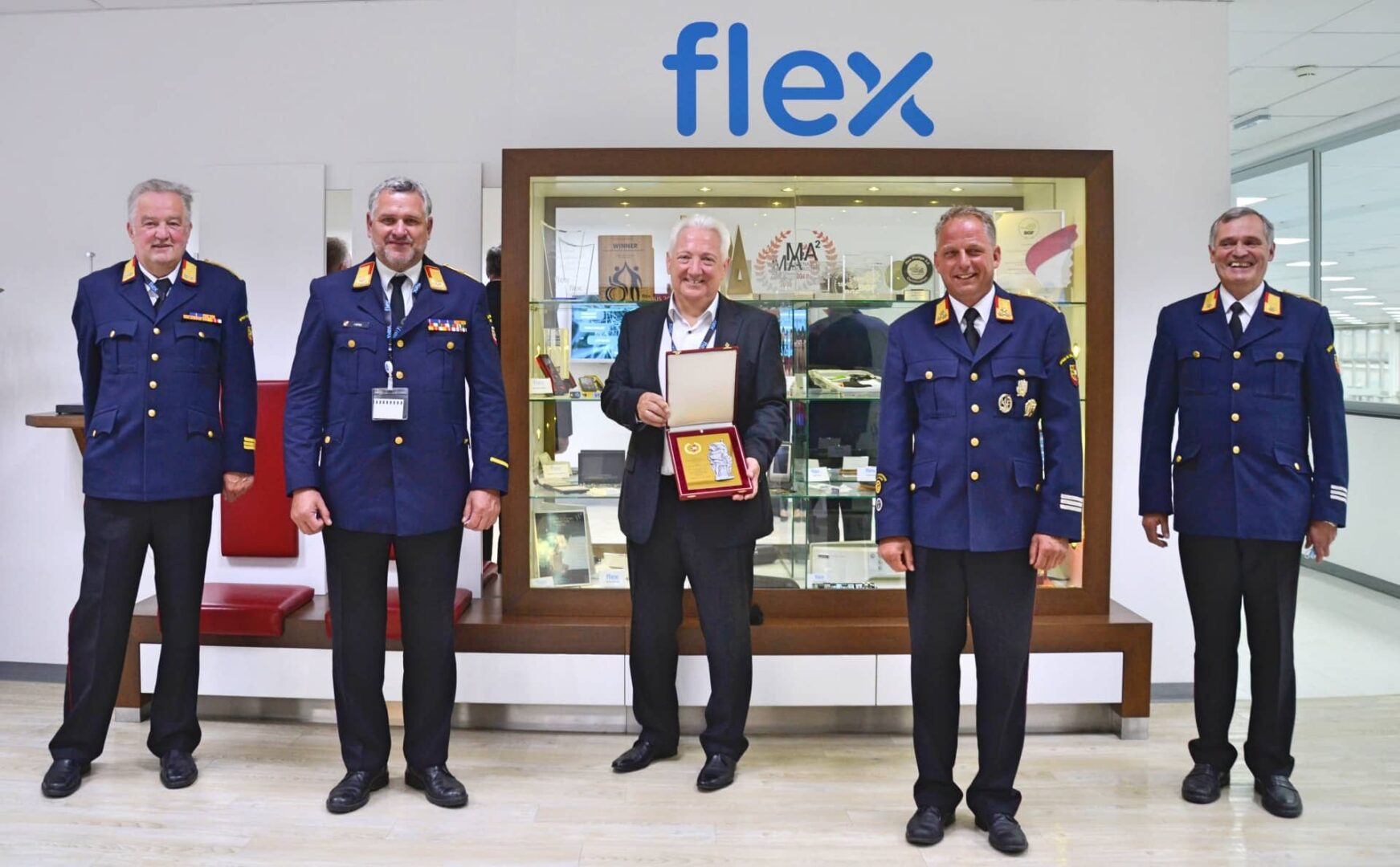 BFKdo. St.Veit/Glan: Feuerwehr dankt Erich Dörflinger