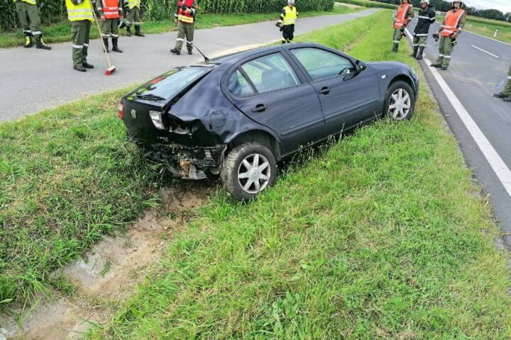 BFKDO Jennersdorf: Verkehrsunfall mit verletzten Personen