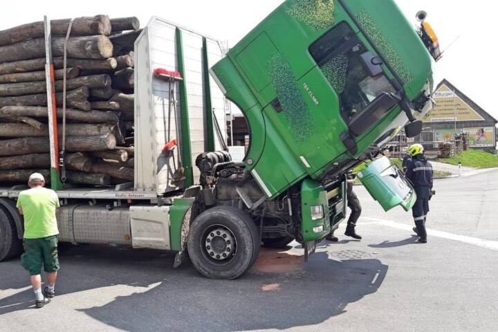 FF Statzendorf: Schadstoffaustritt bei LKW