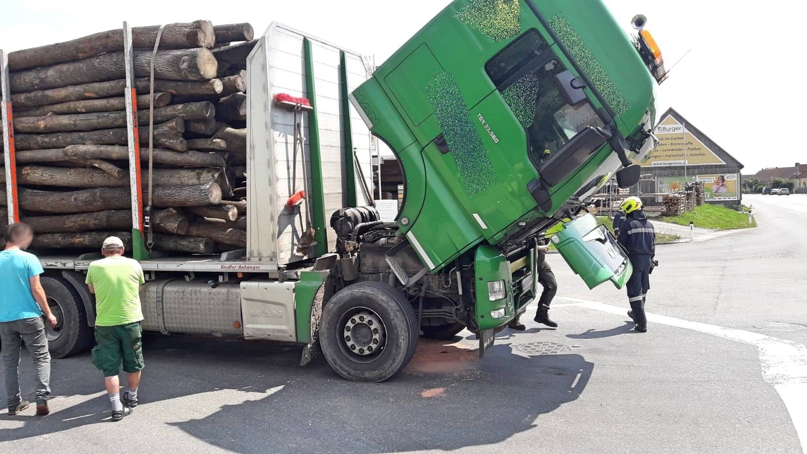 FF Statzendorf: Schadstoffaustritt bei LKW