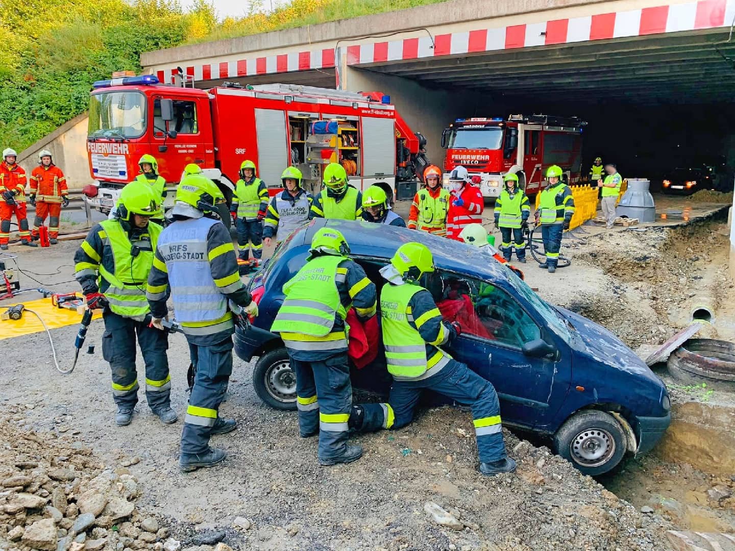FF Krieglach: Spektakuläre Alarmübung im Baustellenbereich