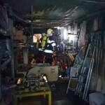 Nebengebäude in Brand
