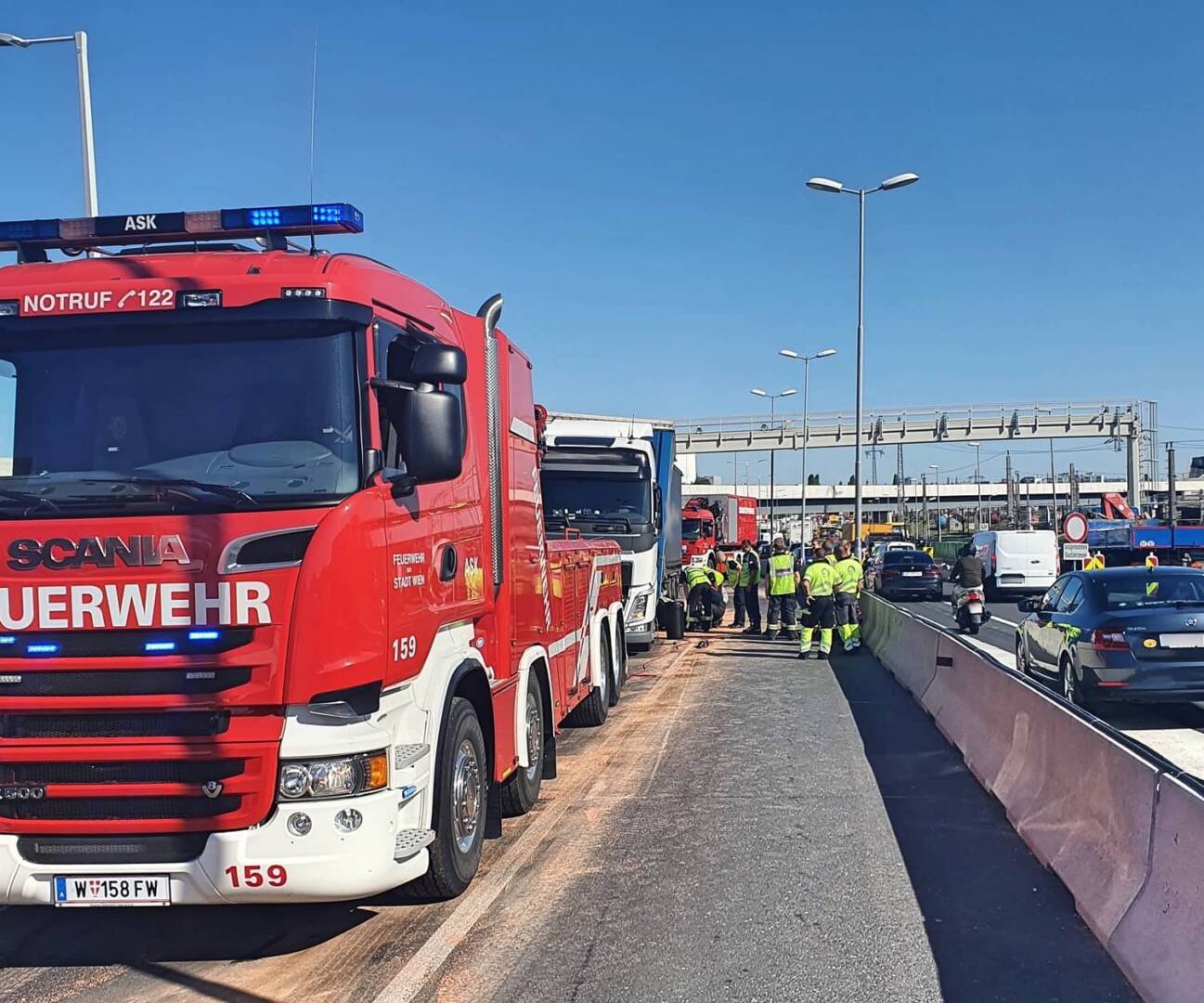BF Wien: Defekter LKW auf der A23 Südosttangente