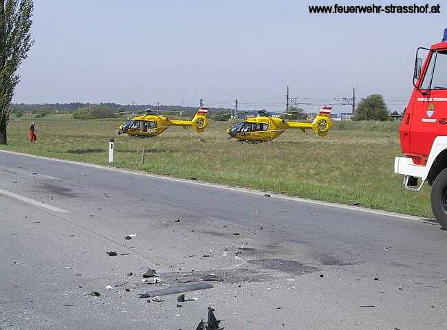 Schwerer Verkehrsunfall mit mehreren eingeklemmten Personen