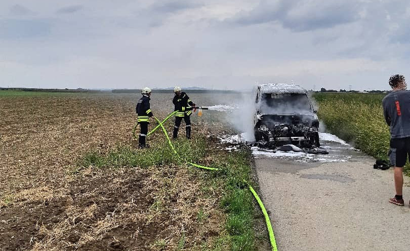 Fahrzeugbrand auf der B19