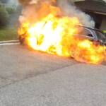 HFW Villach: Fahrzeug in Villacher Innenstadt in Vollbrand