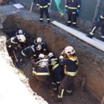 Feuerwehr rettet verschütteten Bauarbeiter