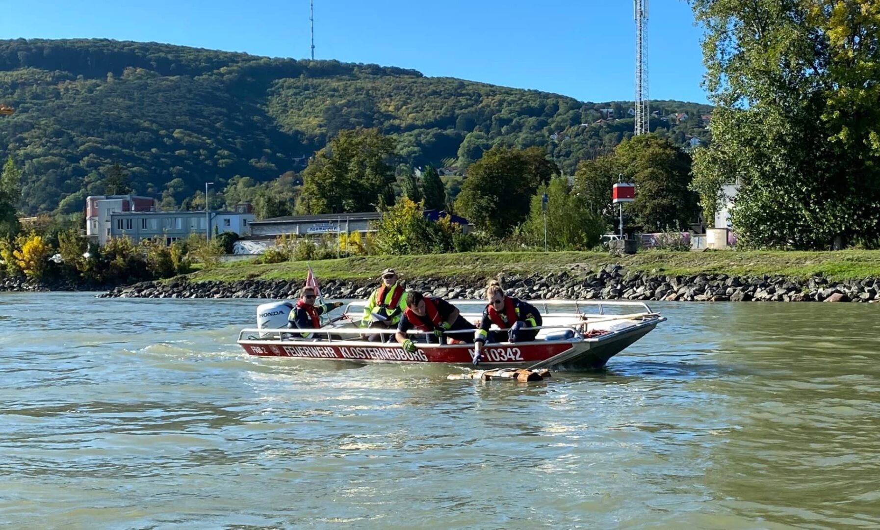 FF Klosterneuburg: Ausbildungsprüfung Feuerwehrboote Bronze