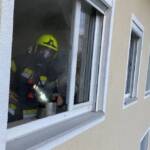 HFW Villach: Person aus verrauchter Wohnung gerettet