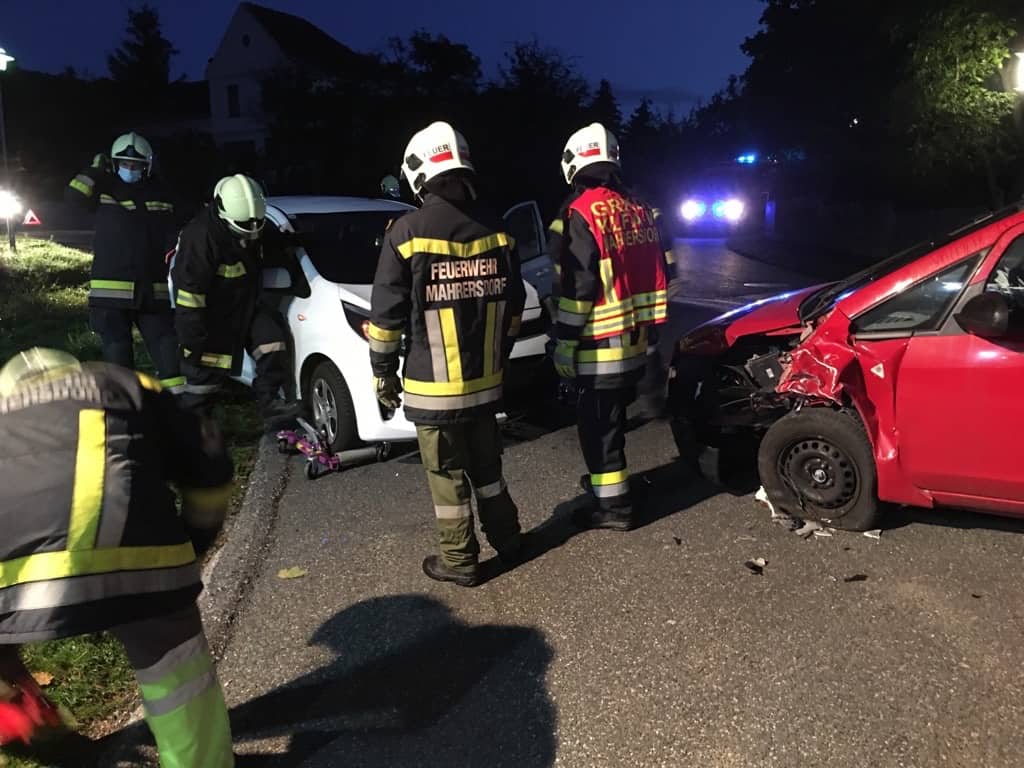 Bezirk Neunkirchen: Verkehrsunfall in Ternitz/St. Lorenzen