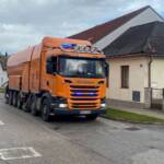 Defekter PKW verursachte Dieselspur